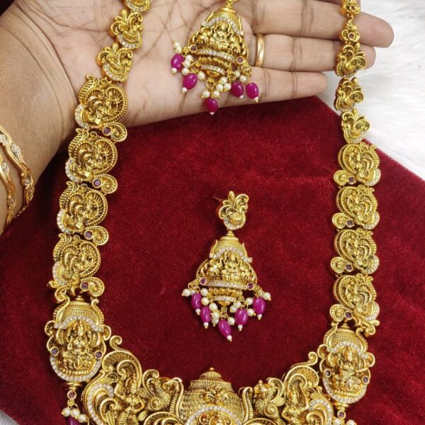 Beautiful.high quality....u shaped heavy nakshi haram..