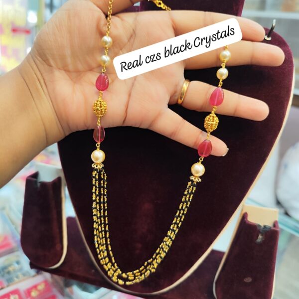 .high quality.. Black crystals.. Chain..